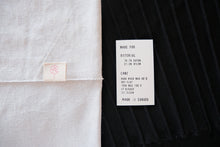 Load image into Gallery viewer, V-Neck Ribbed Short Sleeve Knit Top