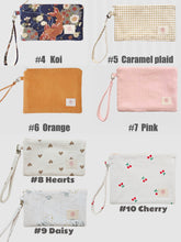 Load image into Gallery viewer, Wristlet zipper pouch
