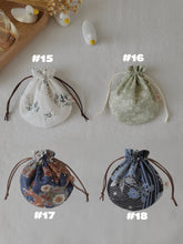 Load image into Gallery viewer, Round drawsting pouch
