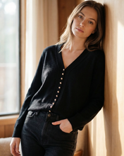 Load image into Gallery viewer, Wool Cashmere Knit Pullover
