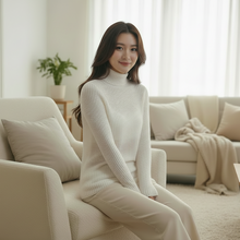 Load image into Gallery viewer, Fitted Cashmere Knit Pullover
