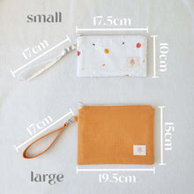 Load image into Gallery viewer, Wristlet zipper pouch
